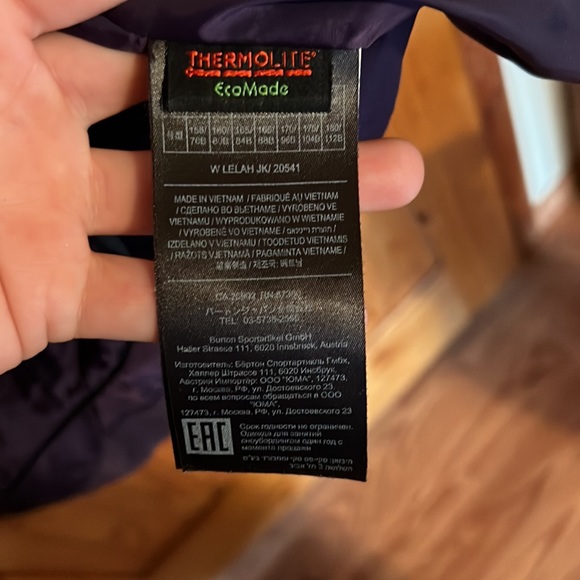 Women’s Burton Snowboard Jacket - Picture 8 of 12